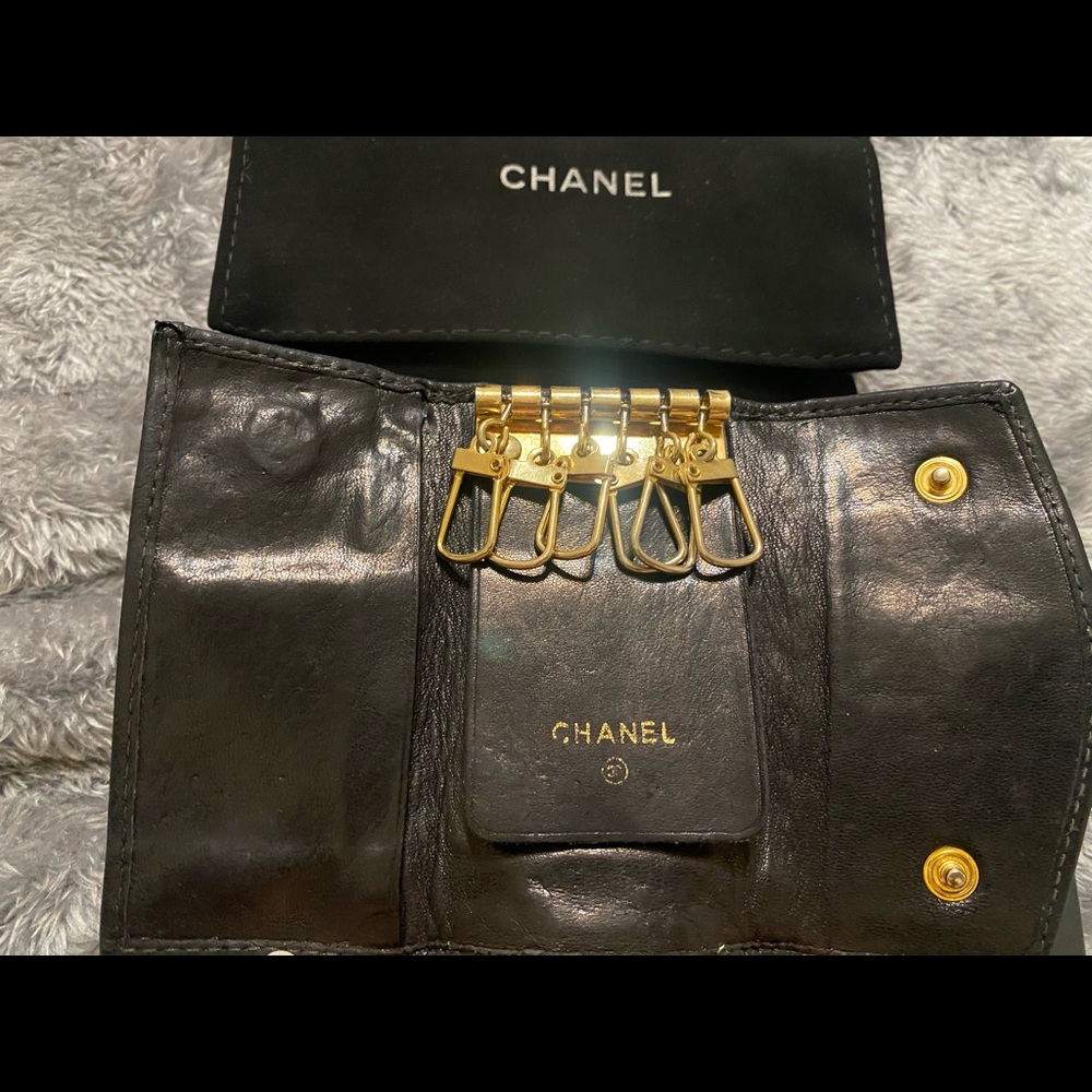 RARE CHANEL 6 key holder - Picture 10 of 15
